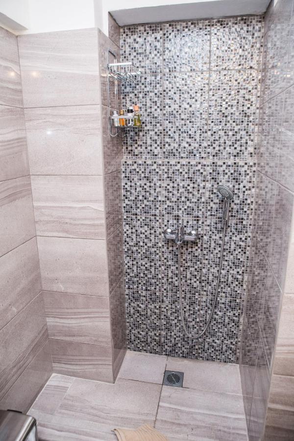 Stylish, Comfortable, Basement Loft-Like Apartment With Amenities Athen Exterior foto